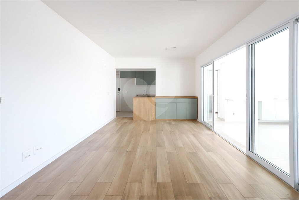 Apartamento à venda com 3 suítes em Vila Anastácio, São Paulo, SP