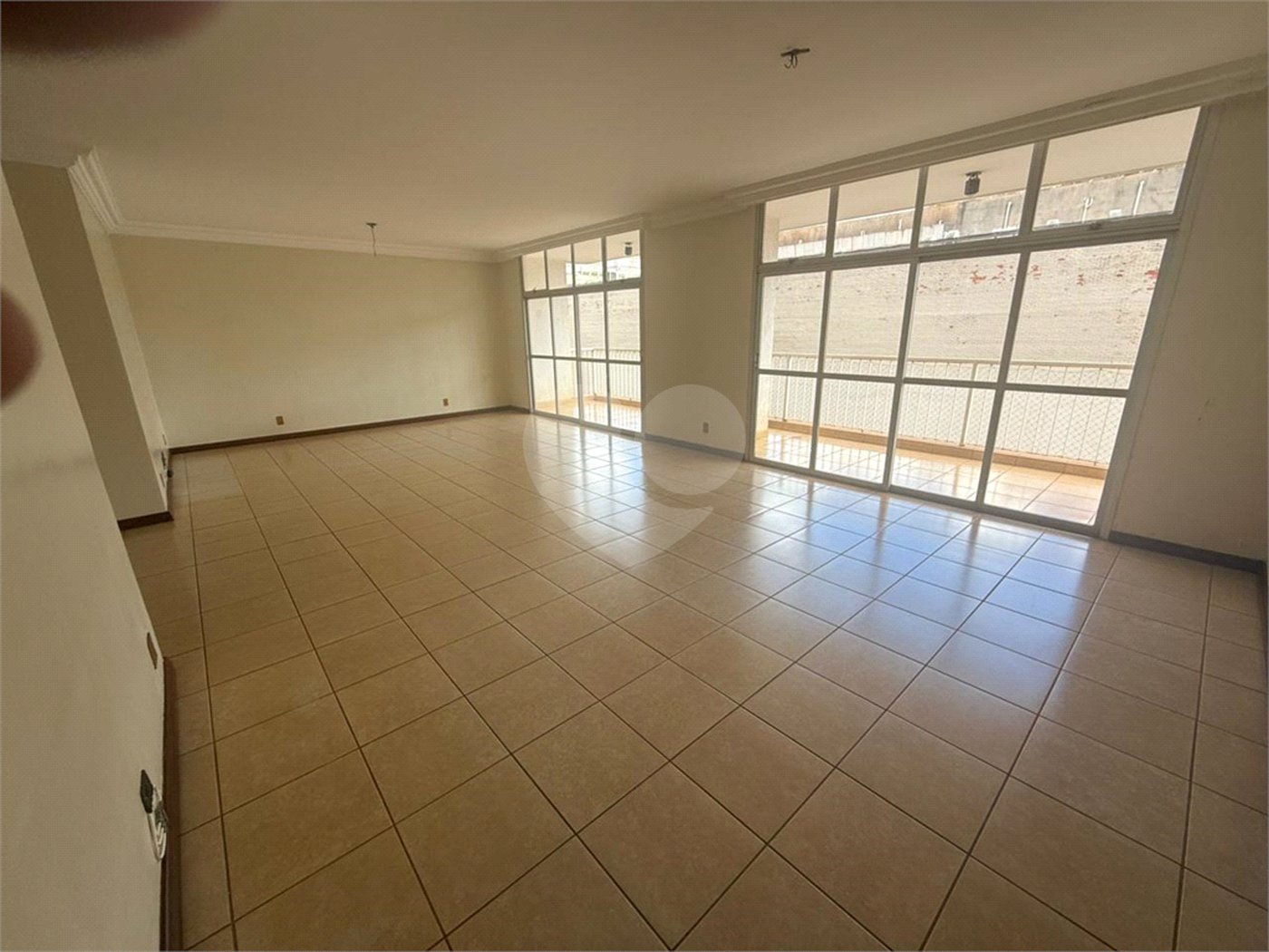 Apartamento à venda com 3 quartos, sendo 1 suíte, no Centro, Ribeirão Preto, SP