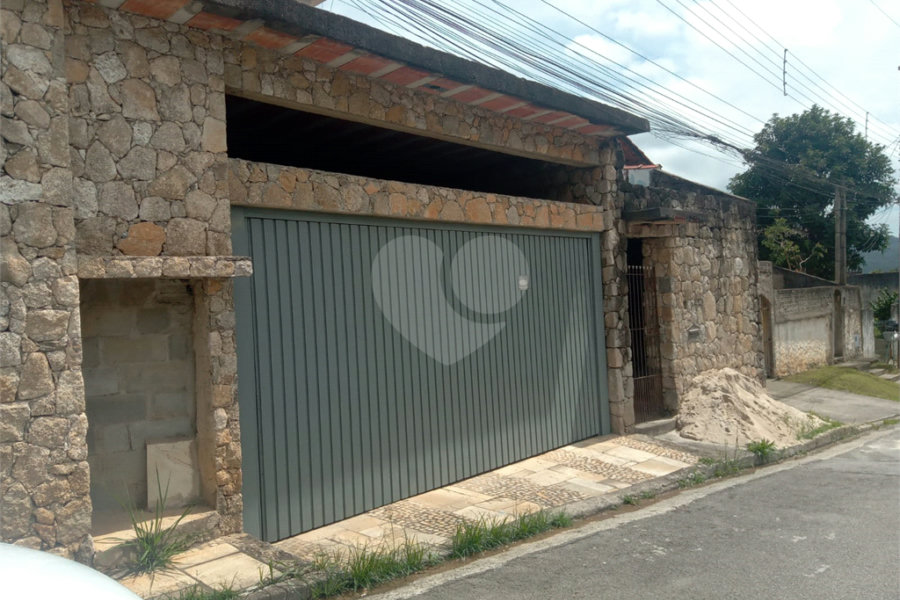 Casa à venda com 3 suítes em Lavapés, Mairiporã, SP