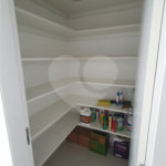 Casa à venda com 3 quartos, sendo 1 suíte, no condomínio Figueira Garden, Atibaia - SP