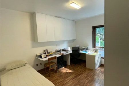 Casa à venda com 4 quartos, sendo 1 suíte,  em Vila Morumbi, São Paulo, SP