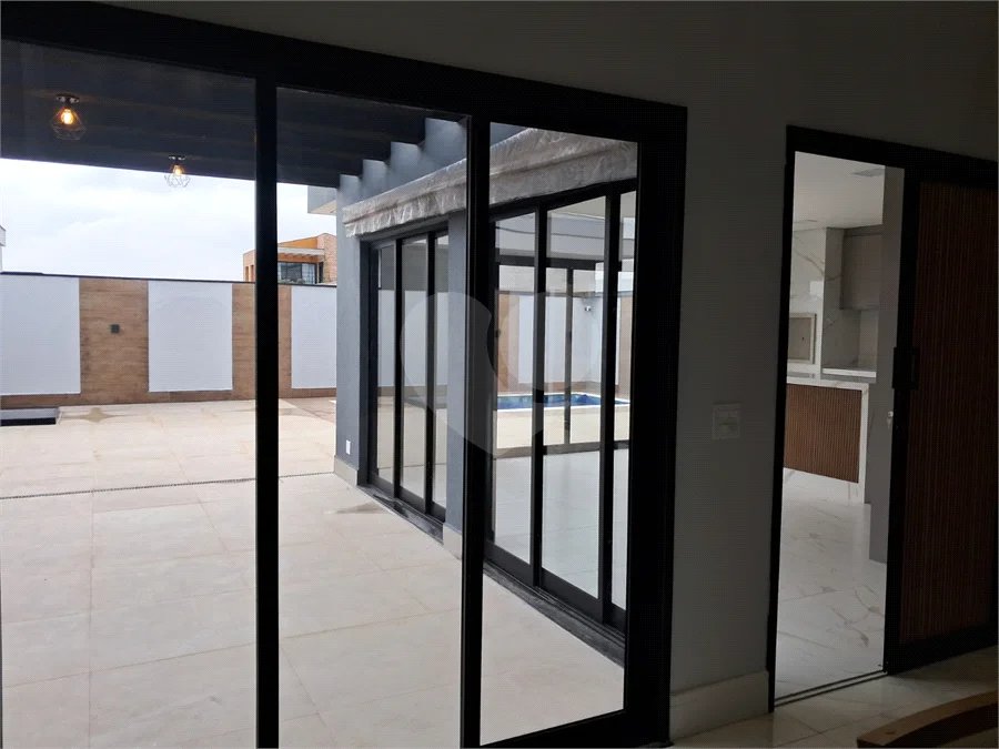 Casa à venda com 3 quartos, sendo 2 suítes,  no condomínio Brisas Jundiaí, Jundiaí - SP