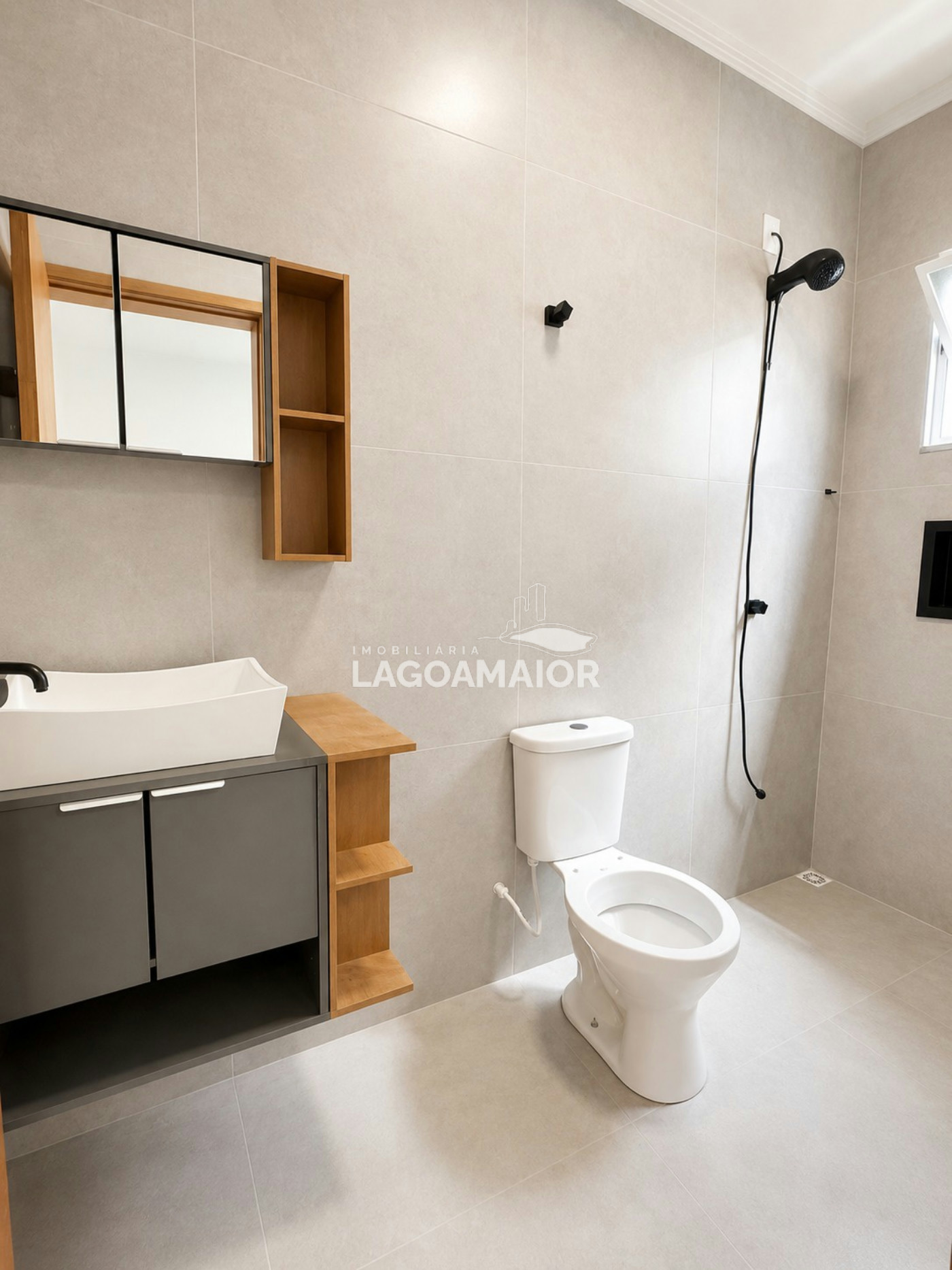 Casa à venda com 2 quartos, sendo 1 suíte, em Vila Nova, Três Lagoas - MS