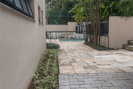 Apartamento à venda com 3 suítes em Vila Suzana, São Paulo, SP