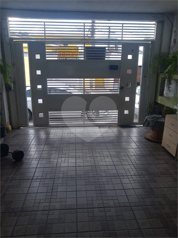 Sobrado à venda com 3 quartos, sendo 2 suítes,  em Jardim Marica, Mogi das Cruzes, SP