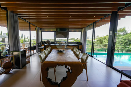 Casa à venda com 5 suítes no condomínio Plaza Athenee, Itu - SP