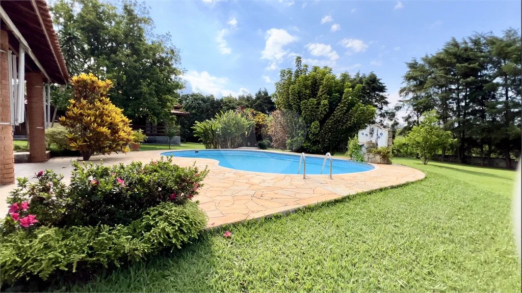 Chácara à venda com 4 quartos, sendo 1 suíte, em Pinheirinho, Vinhedo, SP