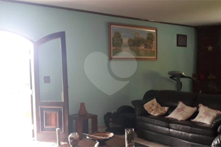 Casa à venda com 4 quartos, sendo 2 suítes, no condomínio Gleba II, Mairiporã - SP