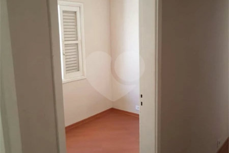 Sobrado à venda com 3 quartos, sendo 1 suíte, em Cidade Vargas, São Paulo, SP