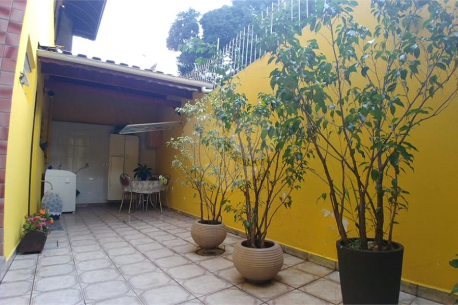 Sobrado à venda com 3 quartos, sendo 1 suíte,  em Tremembé, São Paulo, SP