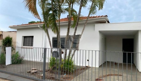 Casa à venda com 3 quartos, sendo 1 suíte,  no Centro, Araraquara, SP