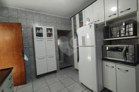 Sobrado à venda com 3 quartos, sendo 1 suíte, em Biritiba, Poá, SP
