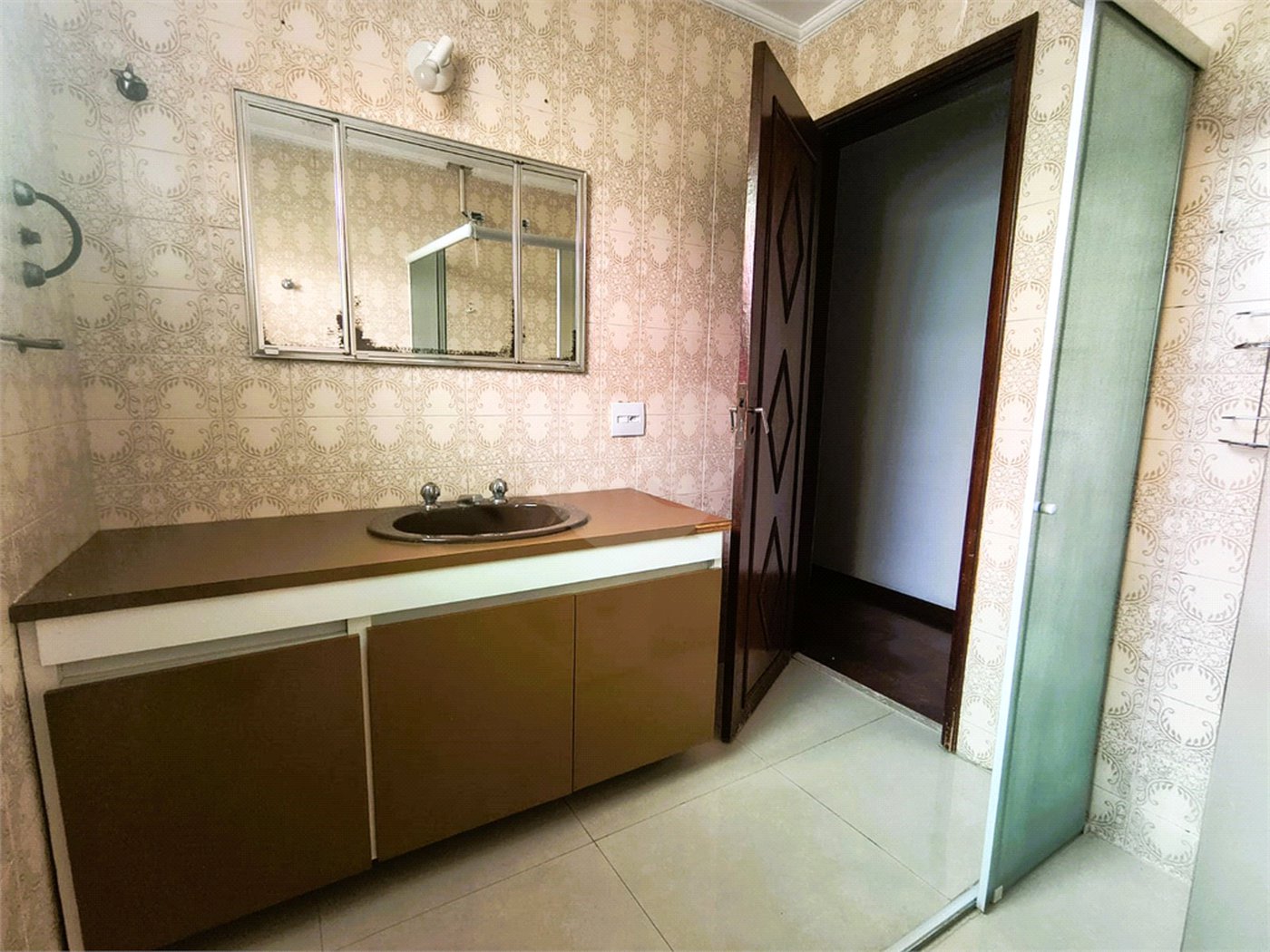 Sobrado à venda com 3 quartos, sendo 1 suíte,  em Jardim Esmeralda, São Paulo, SP