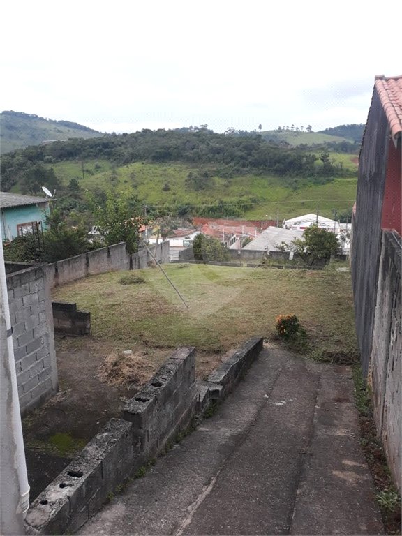 Sobrado à venda com 5 quartos, sendo 1 suíte,  no Centro, Bom Jesus dos Perdões, SP