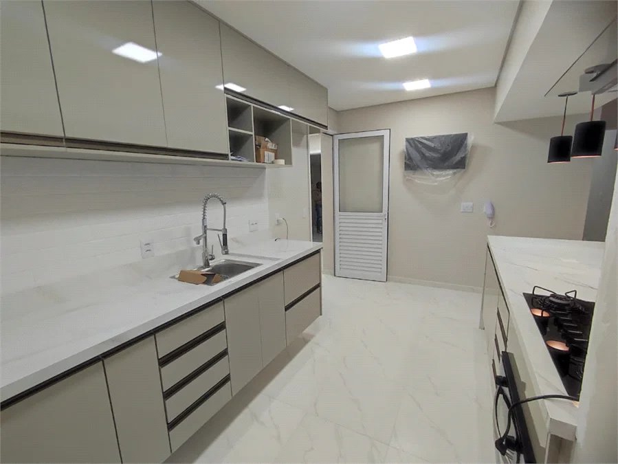 Apartamento à venda com 3 quartos, sendo 2 suítes,  em Jardim Arpoador, São Paulo, SP