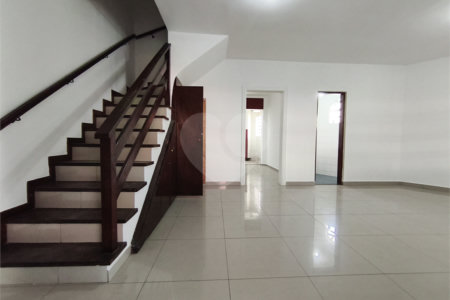 Sobrado à venda com 3 quartos, sendo 1 suíte, em Cupecê, São Paulo, SP