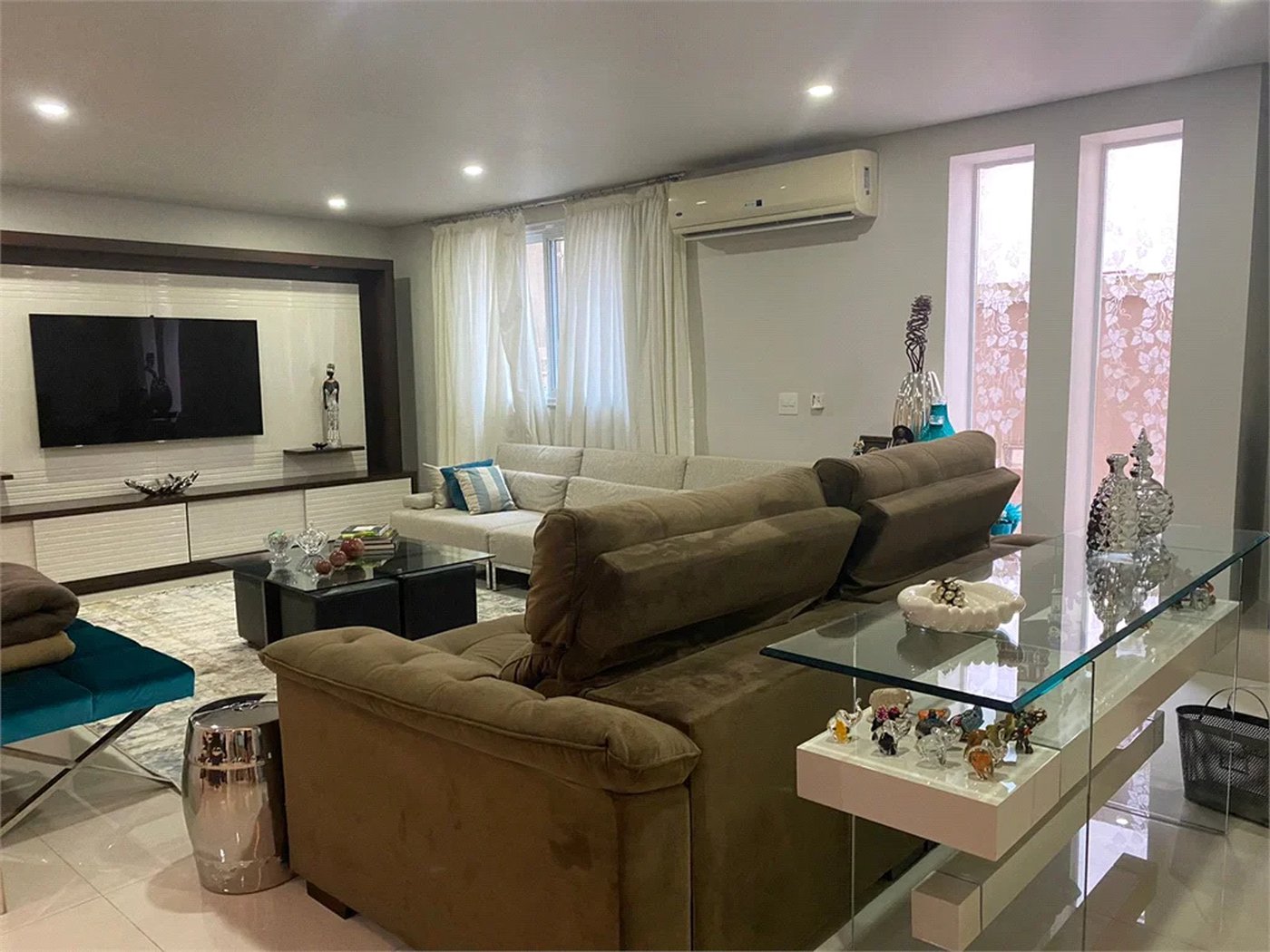 Casa à venda com 4 suítes no condomínio Granja Morumbi, São Paulo - SP
