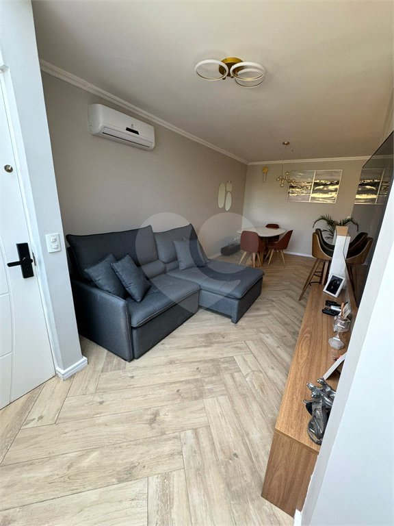 Casa à venda com 3 quartos, sendo 1 suíte, no condomínio Residencial Vegas, São Paulo - SP