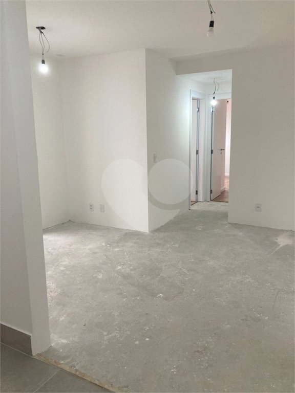 Apartamento à venda com 2 quartos, sendo 1 suíte,  em Vila Dom Pedro I, São Paulo, SP