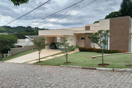 Casa à venda com 5 suítes no condomínio Ipe Velho, Vinhedo - SP
