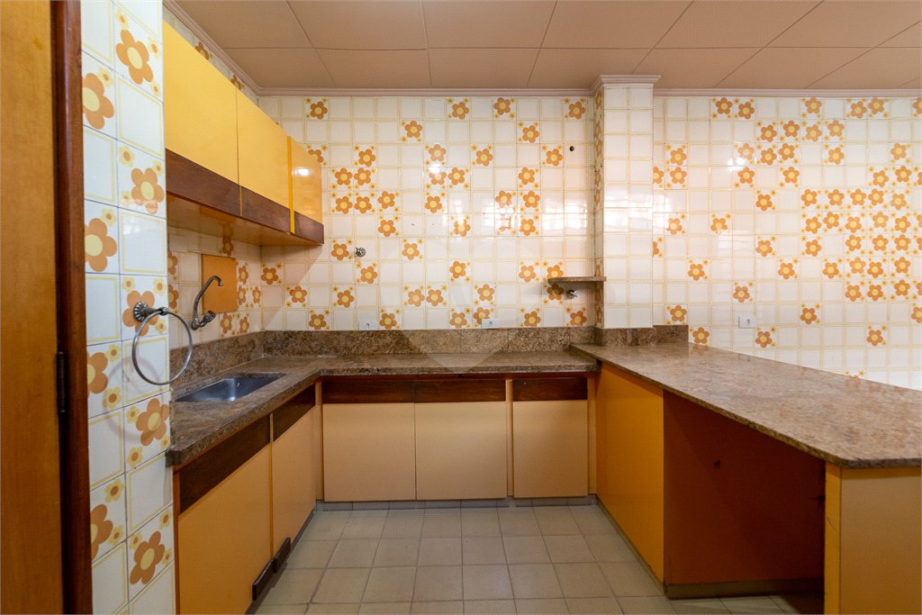 Casa à venda com 4 quartos, sendo 2 suítes, em Perdizes, São Paulo, SP