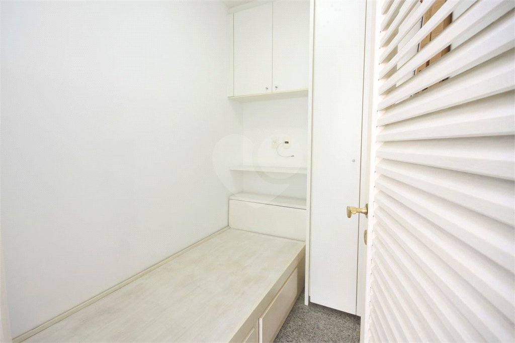Apartamento à venda com 3 quartos, sendo 1 suíte, em Alto da Boa Vista, São Paulo, SP