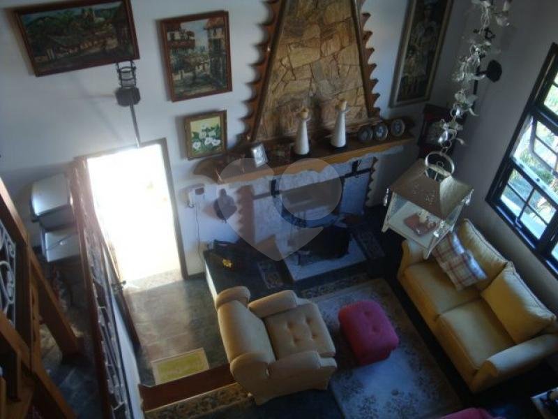 Sobrado à venda com 5 suítes em Juqueri Mirim, Mairiporã, SP
