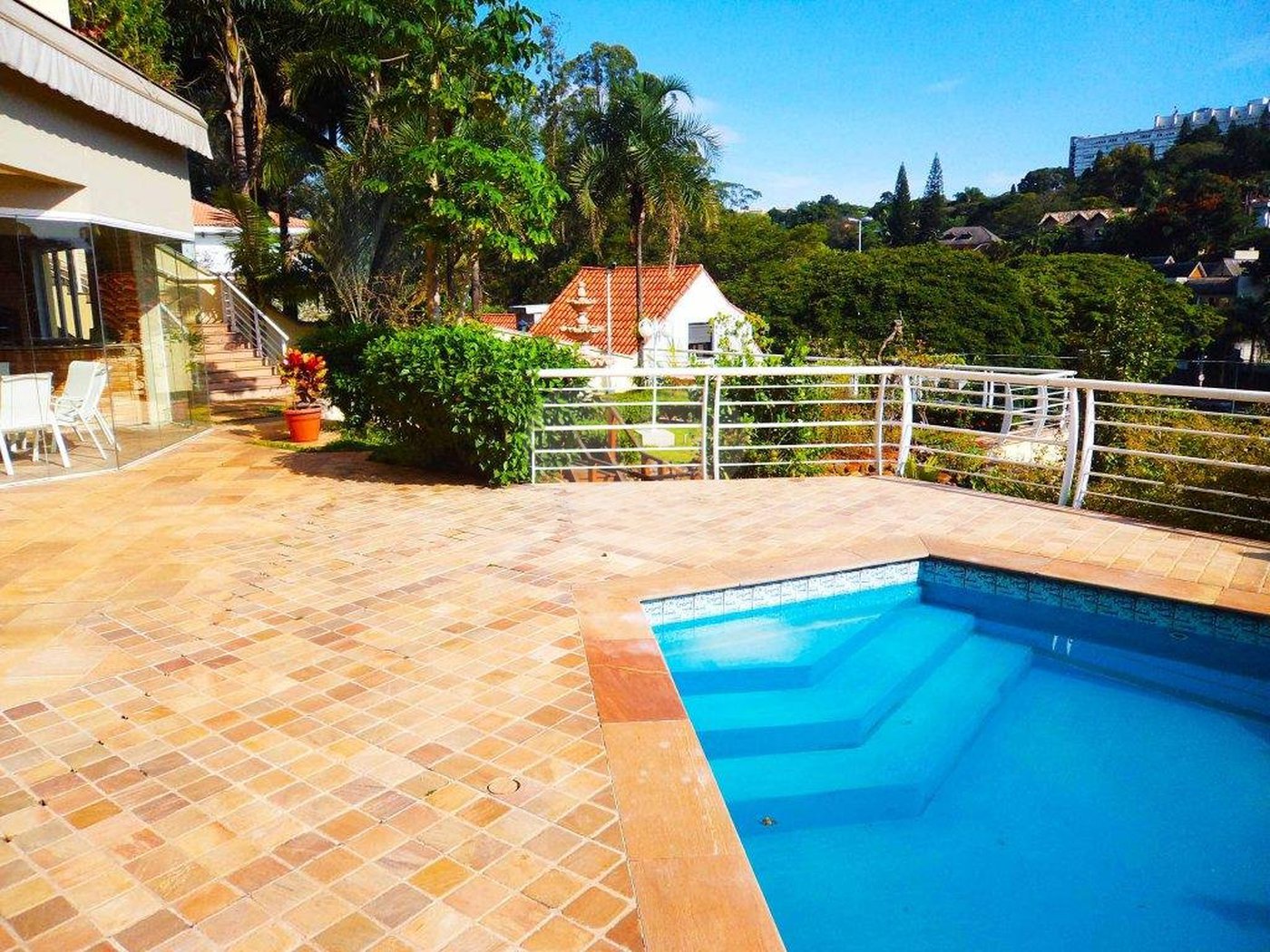 Casa à venda com 5 suítes em Jardim Leonor, São Paulo, SP