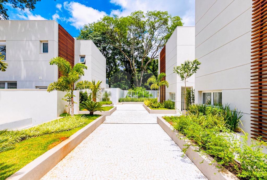 Casa à venda com 4 suítes no condomínio Hípica Garden, São Paulo - SP
