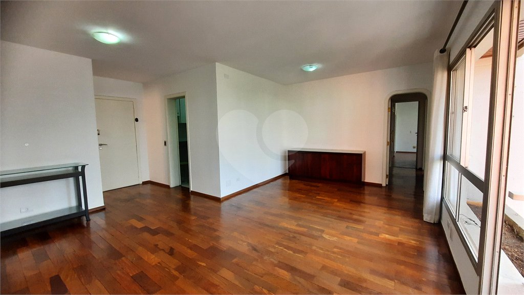 Apartamento à venda com 3 quartos, sendo 1 suíte, em Jardim Marajoara, São Paulo, SP