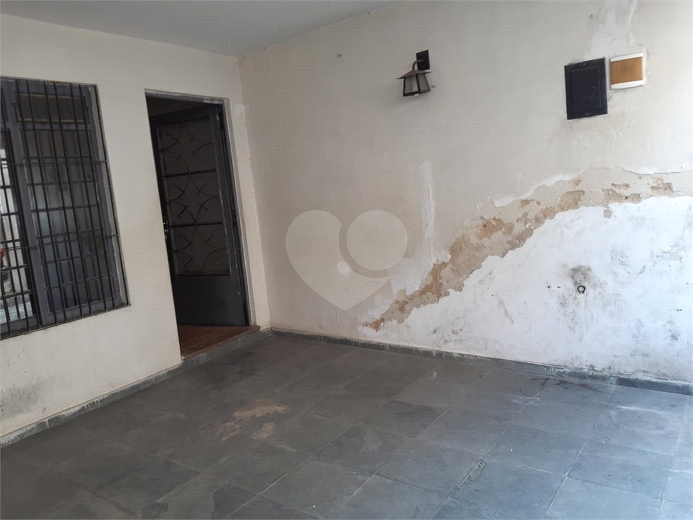 Casa à venda com 3 quartos, sendo 1 suíte, no condomínio Sem Nome, São Paulo - SP
