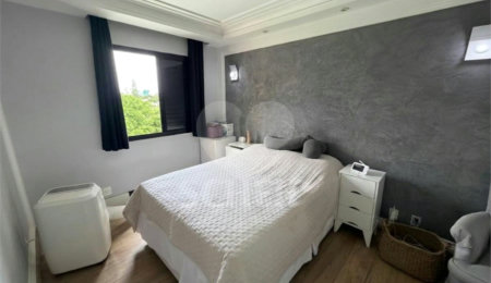 Apartamento à venda com 3 quartos, sendo 1 suíte,  em Santo Amaro, São Paulo, SP