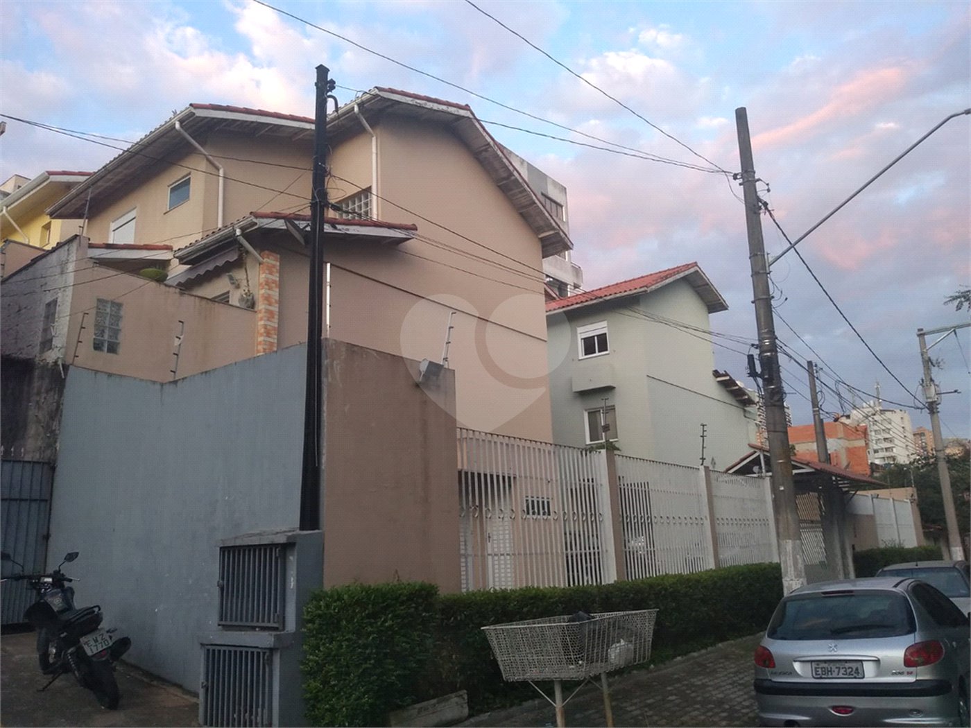 Casa em condomínio à venda com 3 quartos, sendo 1 suíte,  em Jardim Caboré, São Paulo, SP