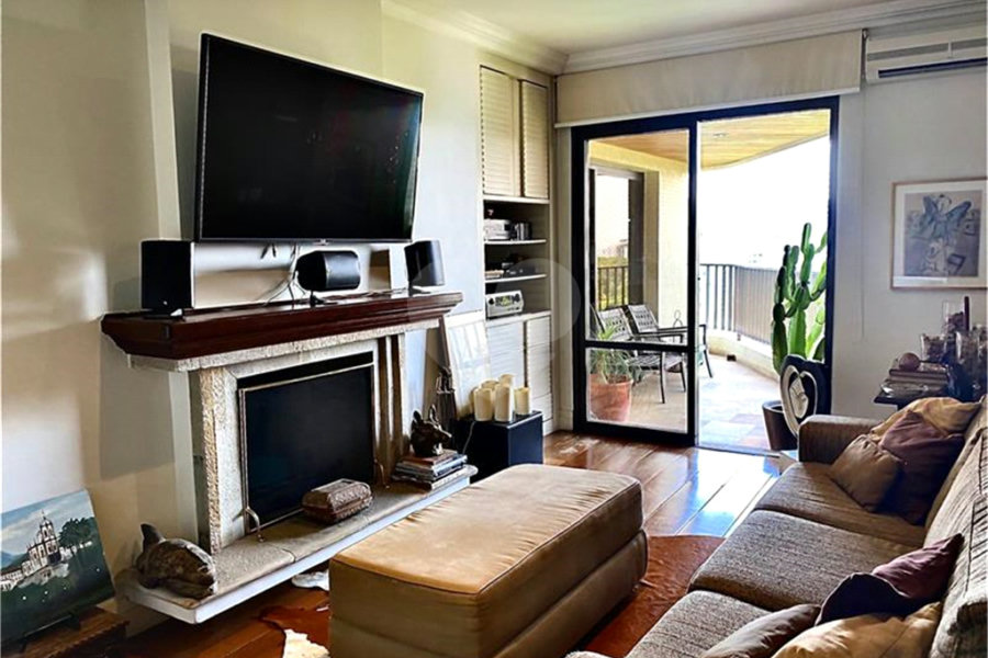 Apartamento à venda com 4 quartos, sendo 3 suítes, em Morumbi, São Paulo, SP