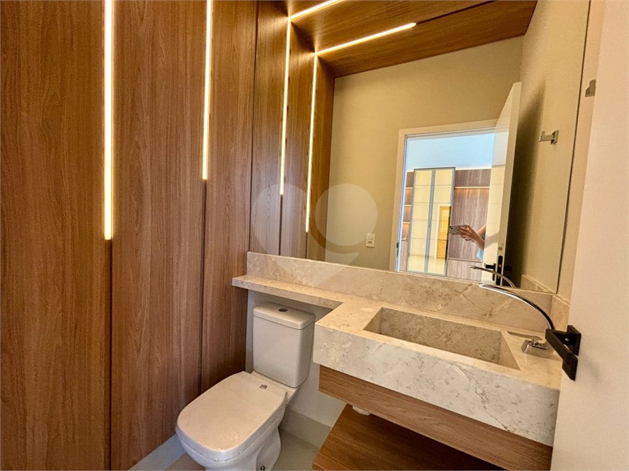 Casa à venda com 3 suítes no condomínio Residencial Dona Maria Candida, Indaiatuba - SP