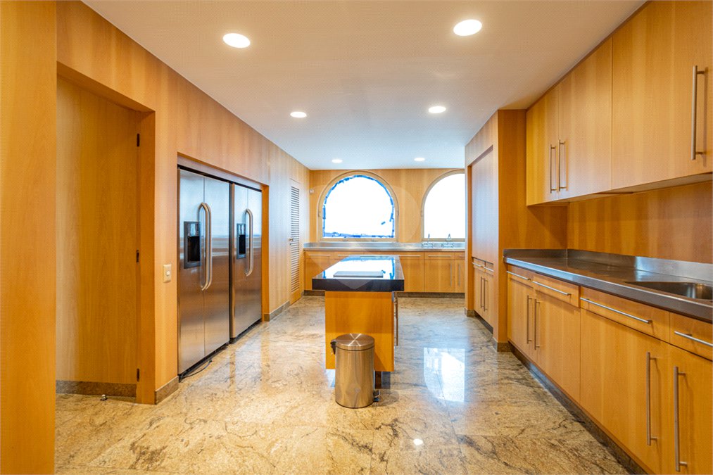 Apartamento à venda com 4 suítes em Jardim Paulistano, São Paulo, SP