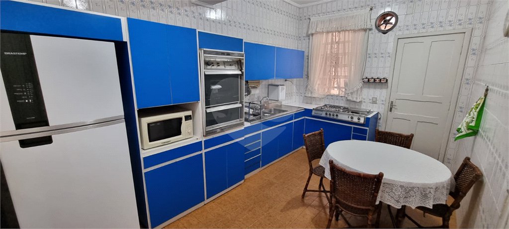 Sobrado à venda com 4 quartos, sendo 1 suíte,  em Água Branca, São Paulo, SP