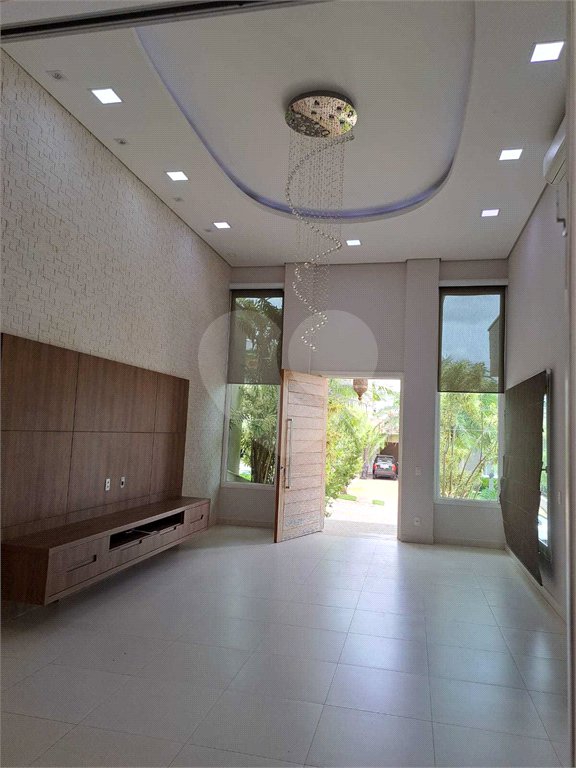 Casa à venda com 3 quartos, sendo 1 suíte, no condomínio Terra Nobre, Indaiatuba - SP