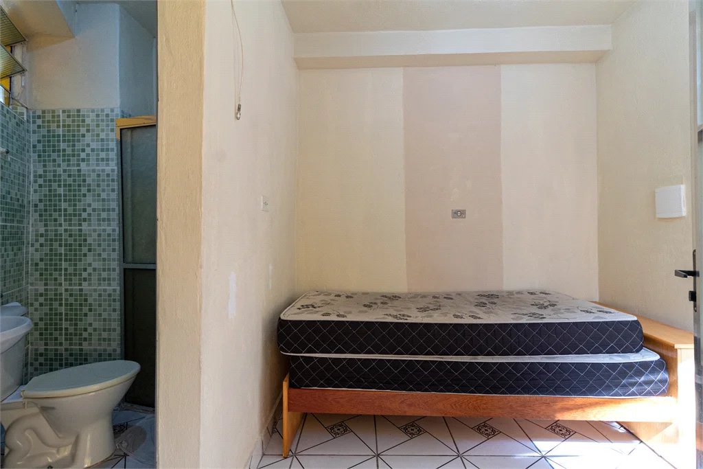 Casa à venda com 3 quartos, sendo 1 suíte, em Jardim Paris, São Paulo, SP