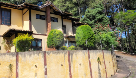Casa à venda com 3 quartos, sendo 1 suíte,  no condomínio Sausalito, Mairiporã - SP