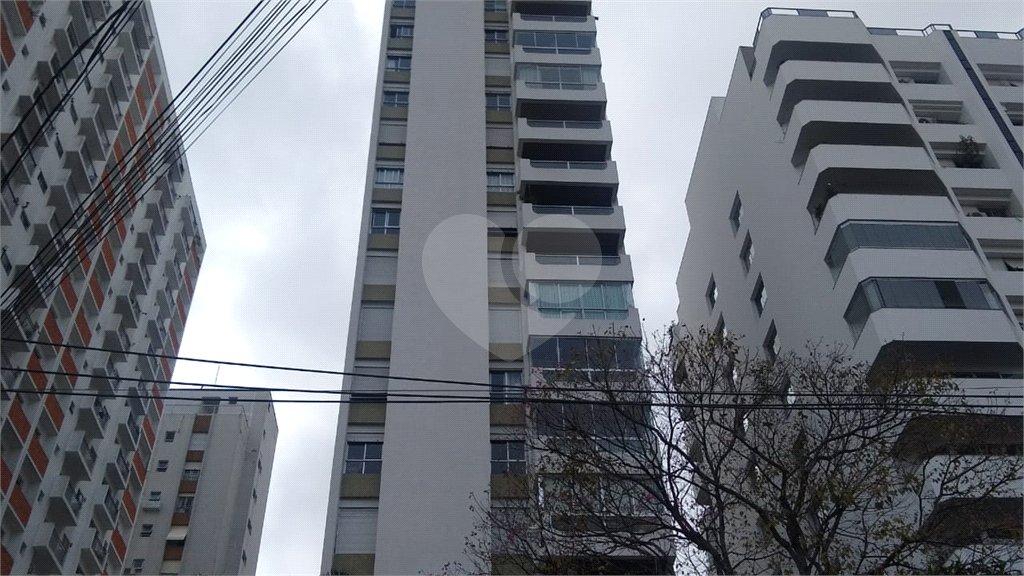Apartamento à venda ou para alugar com 3 quartos, sendo 1 suíte,  em Indianópolis, São Paulo, SP