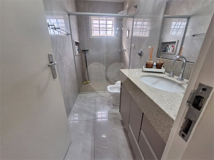 Casa à venda com 3 quartos, sendo 1 suíte, em Vila de Vecchi, Jundiaí, SP
