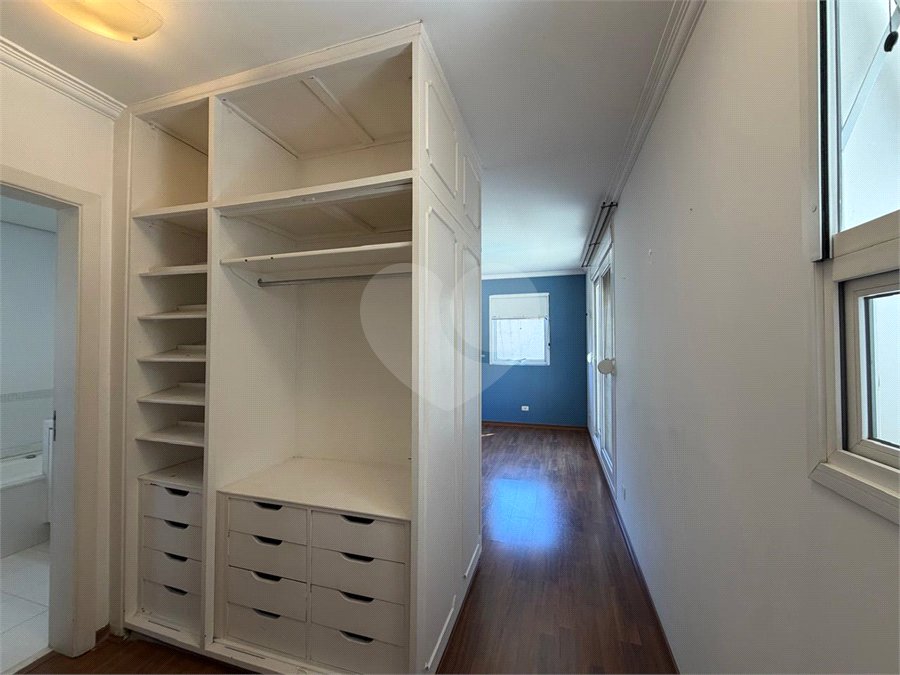 Casa à venda ou para alugar com 4 quartos, sendo 3 suítes, em Alto da Boa Vista, São Paulo, SP
