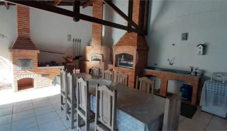 Casa à venda com 3 quartos, sendo 1 suíte,  no condomínio Sausalito, Mairiporã - SP