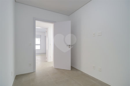 Casa à venda ou para alugar com 3 suítes no condomínio Jardim Flora, São Paulo - SP