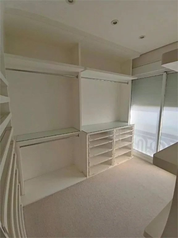 Casa à venda com 3 suítes no condomínio Solares Vila Europa, São Paulo - SP