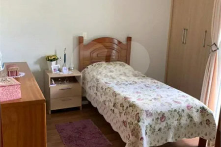 Apartamento em Atibaia com 2 dormitórios (1 suíte), 1 vaga de garagem, elevador, área de lazer com piscina