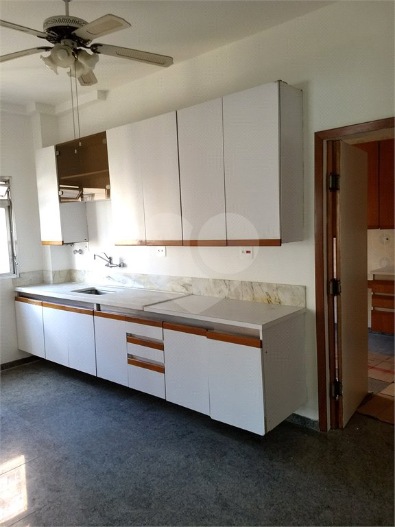 Apartamento à venda no bairro Bela Vista.