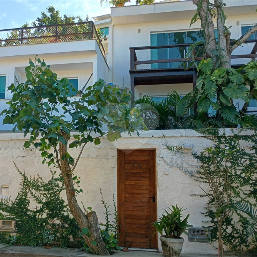 Loft à venda e para Locação Anual em Tucuns, Búzios, A 50 metros da praia!