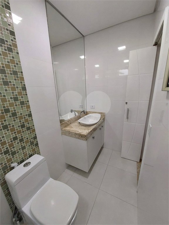 Sobrado à venda com 3 quartos, sendo 1 suíte, em Vila Nova Socorro, Mogi das Cruzes, SP